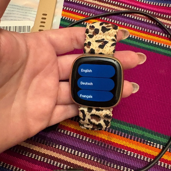 Fitbit Versa 4 - Picture 2 of 2